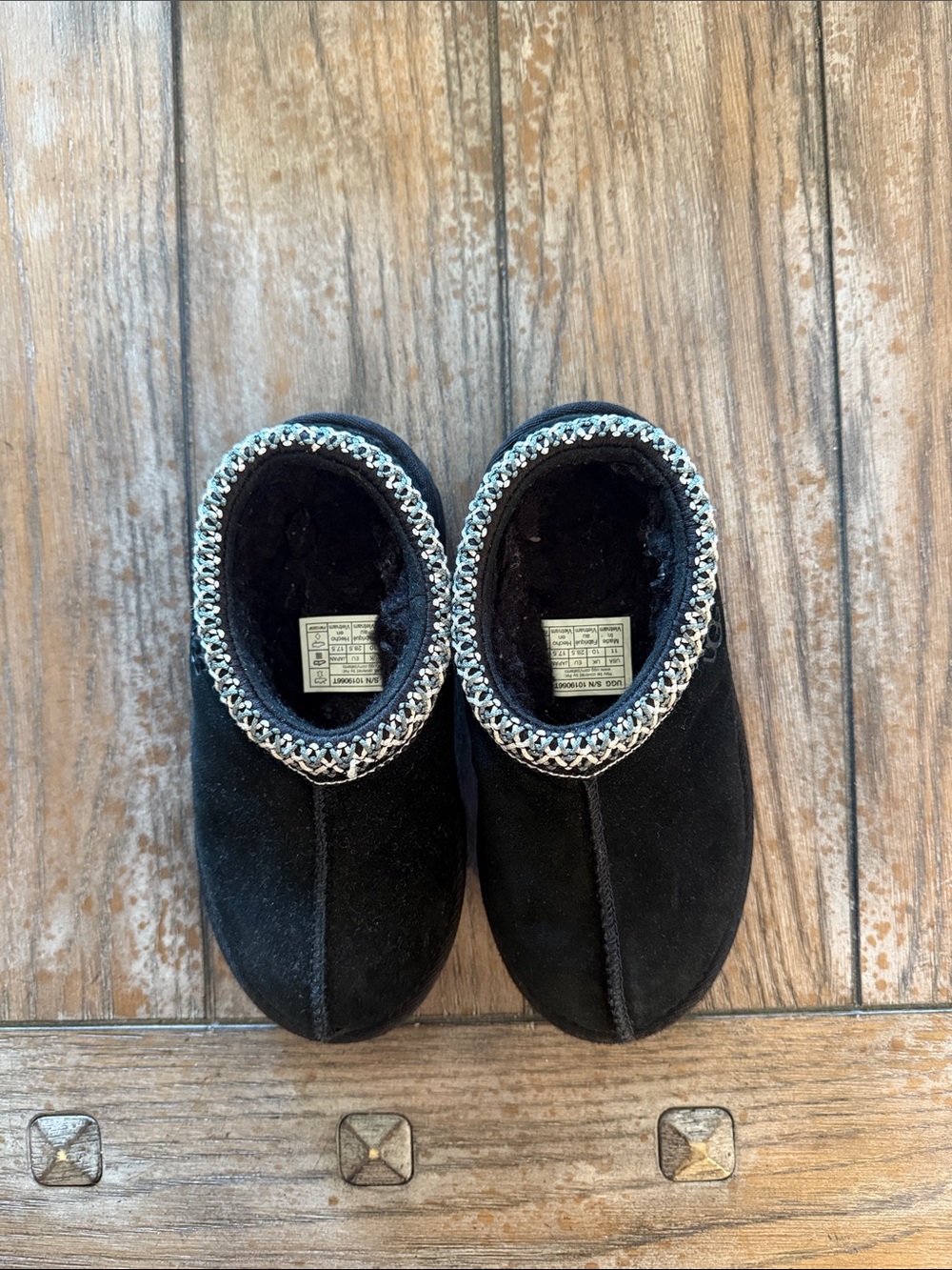 UGG tazo slipper